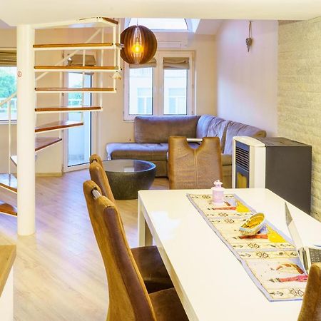 Centrally Located Apartment In Warna Exterior foto