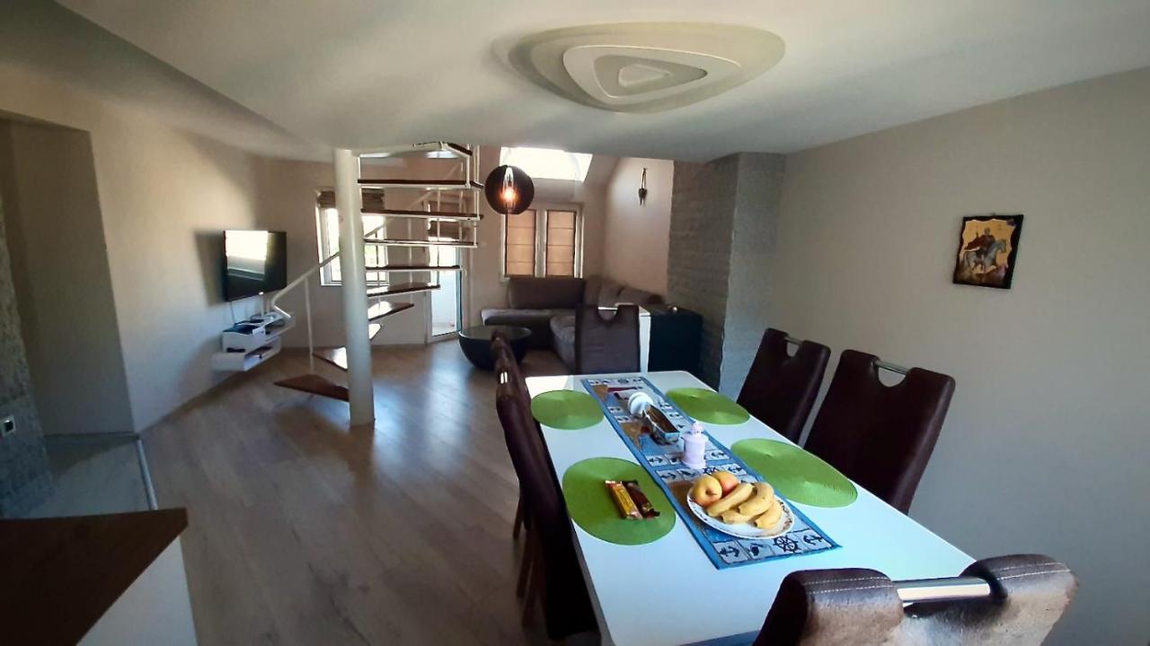 Centrally Located Apartment In Warna Exterior foto