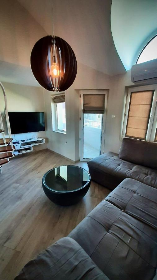 Centrally Located Apartment In Warna Exterior foto