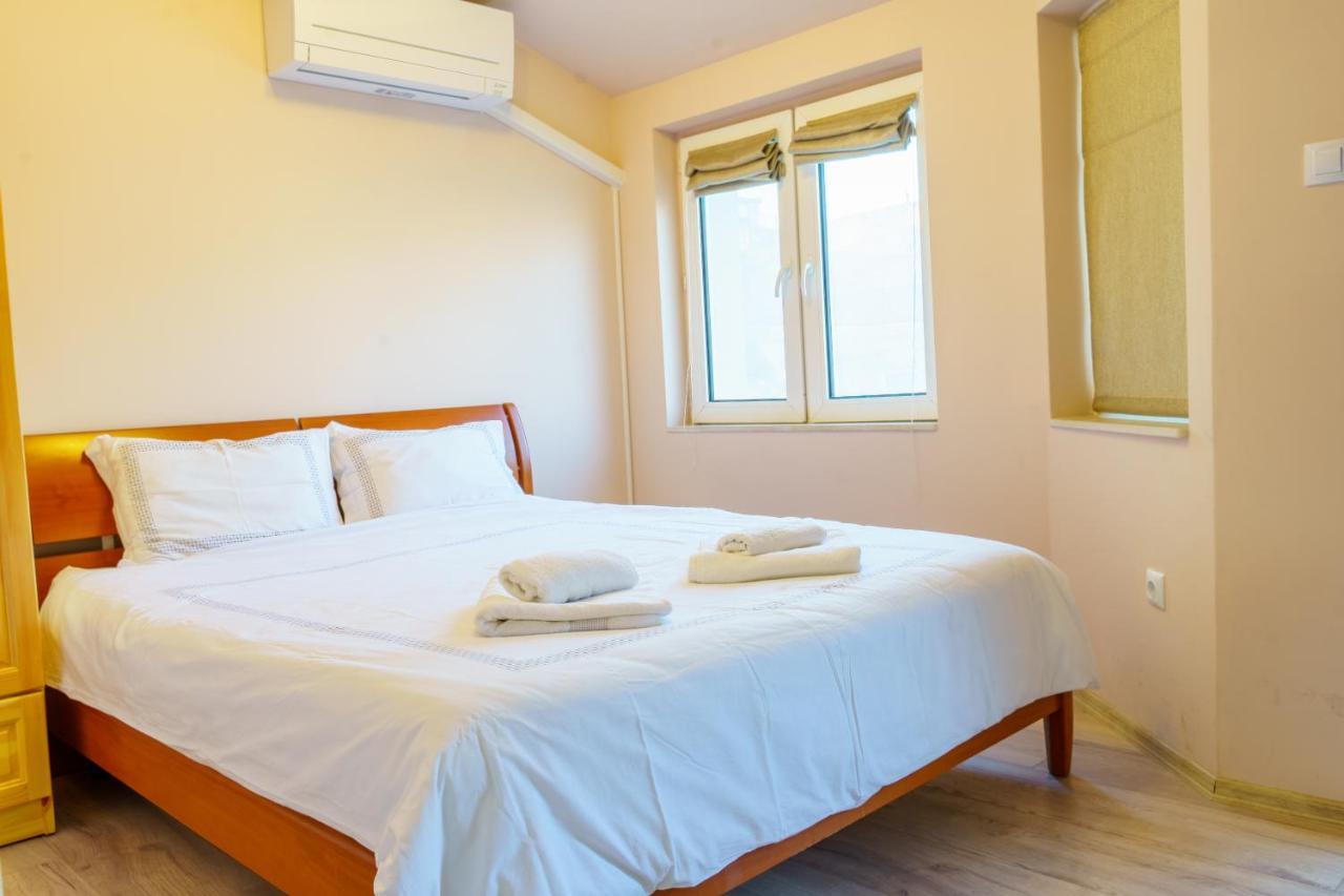 Centrally Located Apartment In Warna Exterior foto