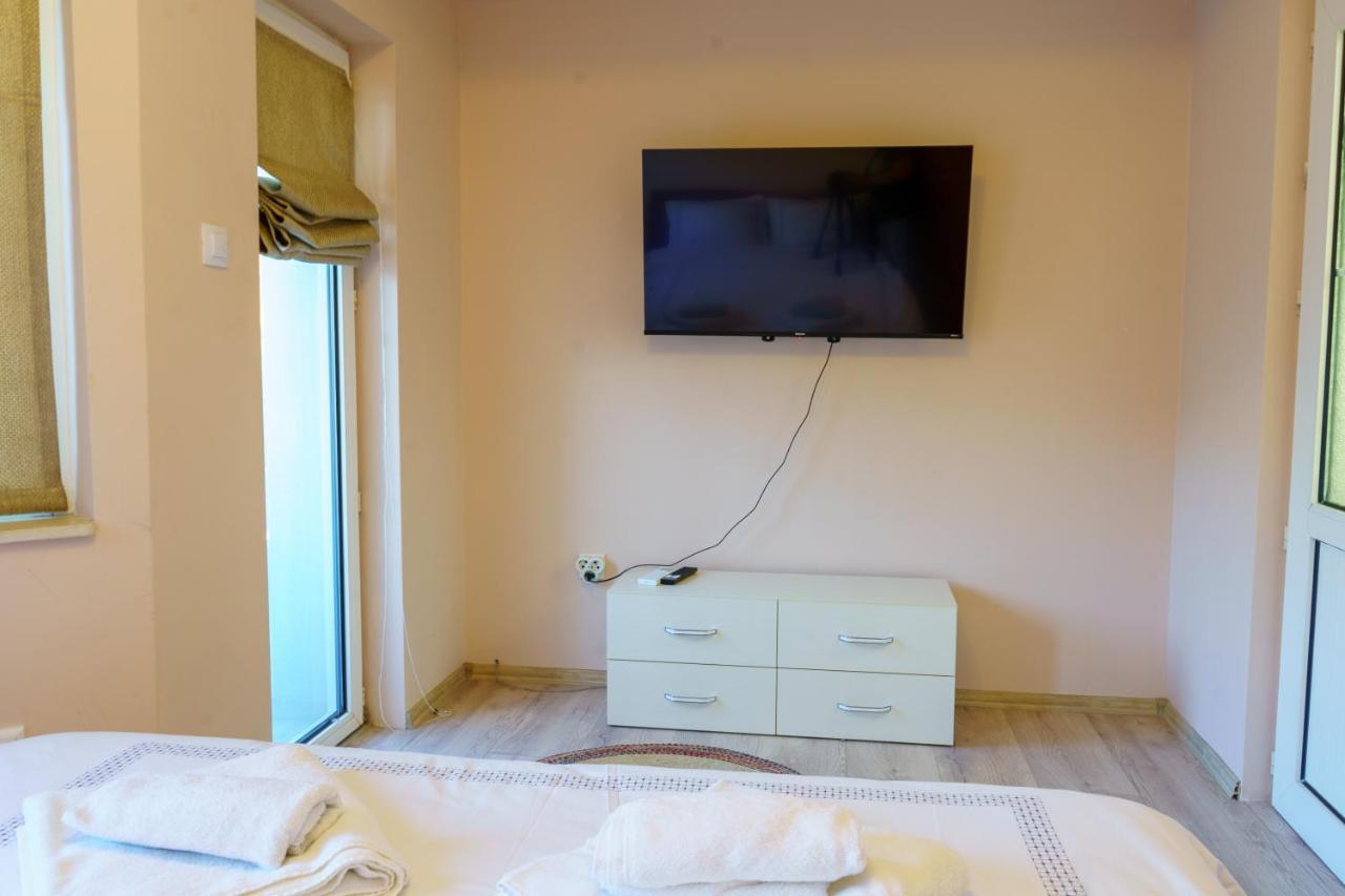 Centrally Located Apartment In Warna Exterior foto